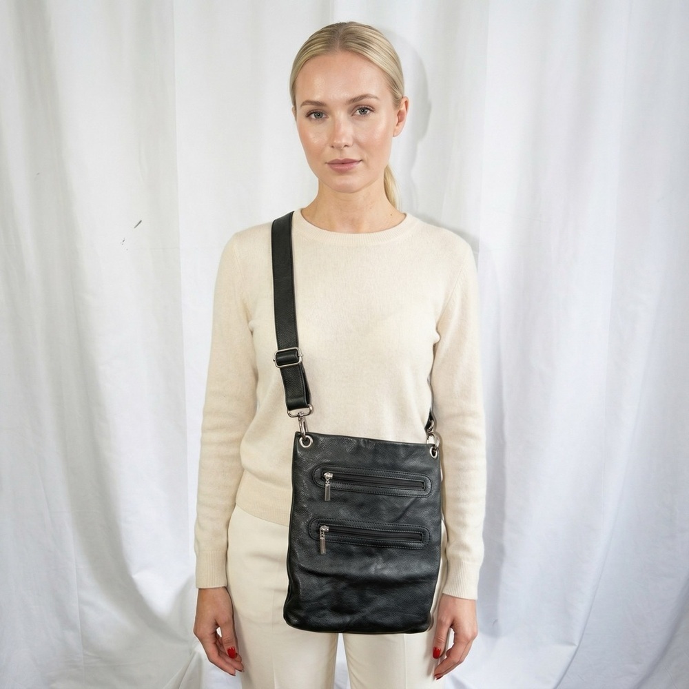 MARGOT BLACK LEATHER CROSSBODY BAG WITH ZIPPER POCKETS WOMAN